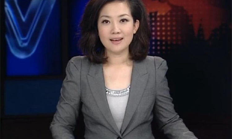 央视第一短发美女主持人，比董卿还漂亮，今40岁婚姻成谜