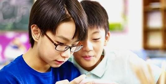 孩子迷恋电子游戏，视力下降、影响学习，或许这三招能帮到您