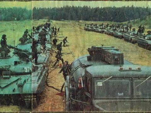 我军900坦克装甲车挺进俄罗斯！中俄30万大军集结，两大舰队出动