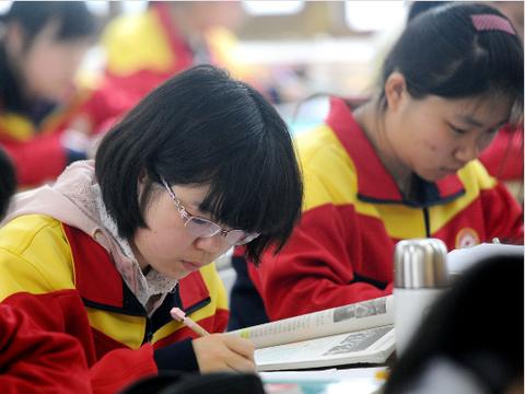 为什么高考迟到15分钟,就禁止进考场？真实原因让人难以接受!|迟到|高考|考场_新浪新闻