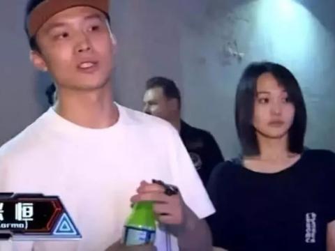 郑爽坦言经不起负面评价 张恒正面回应软饭男