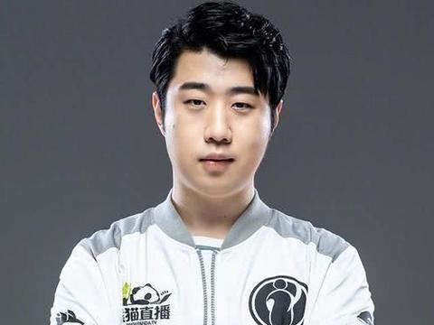 德杯结束后不久,选手duke水平再引热议,网友:其实他挺强的