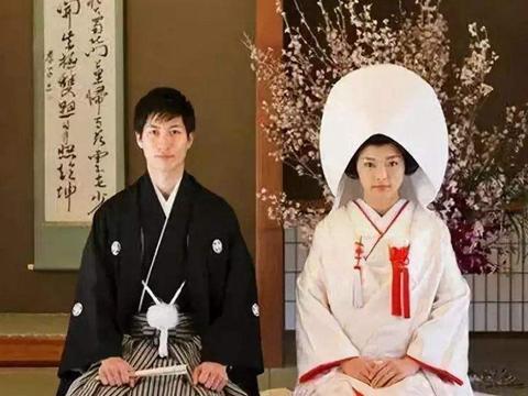 日本传统的婚礼 严肃像 葬礼 外国人 气氛好奇怪 婚礼 葬礼 气氛 新浪新闻