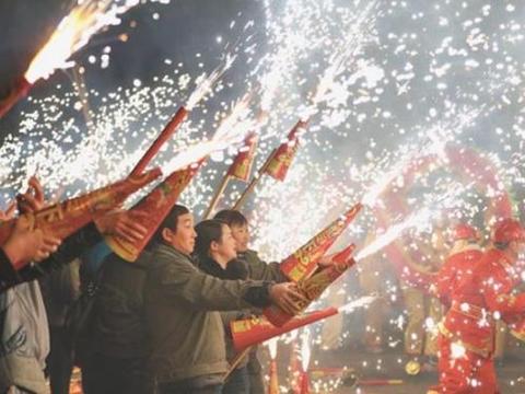 过年放鞭炮的原因 中国人结婚放炮习俗