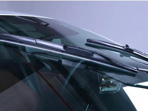 雨刮器刮不干净出现异响怎么办？修车师傅：花5毛钱就可以解决！