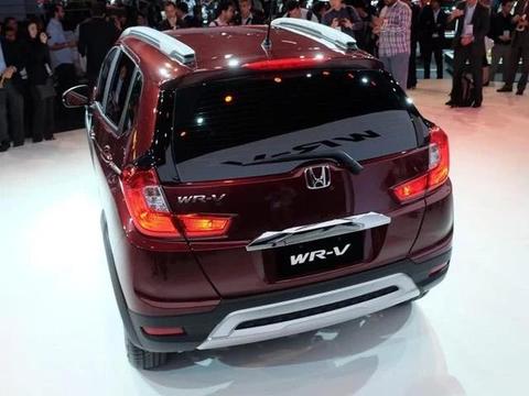 本田小钢炮来了，配四驱系统，完胜丰田C-HR，每公里油耗4毛