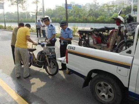 “禁摩限电”即将施行，百姓出行该咋办？专家给出建议却被喷惨！