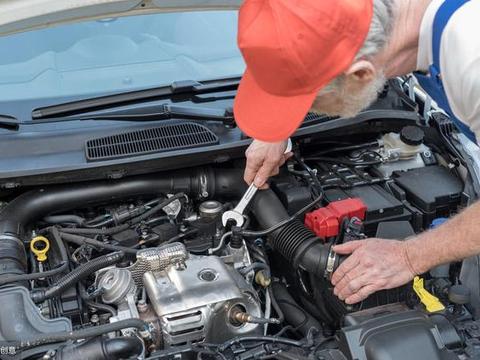 5000公里换机油是“骗人”？发动机报废，后悔就晚了