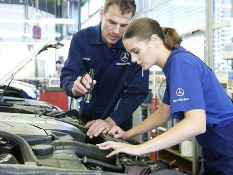 汽车保养，只换机油能起作用？这个孔每月清理一次，动力足还省油