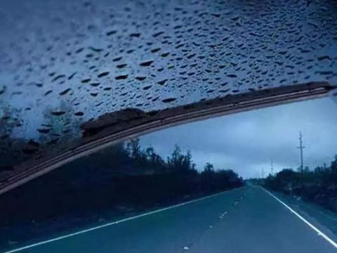 雨刮器刮不干净还吱吱响？老司机教你3招，先别花大钱