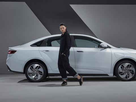 科技感强，设计前卫！ 吉利GE11内饰官图首次曝光