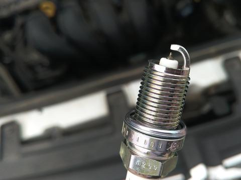 你知道吗？汽车出现这3种情况，或许是在提醒该换火花塞了