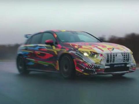 最便宜的奔驰AMG，地表最强“钢炮”，原厂2.0T压榨400+马力