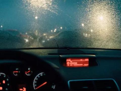 雨季来临，您的爱车若出现八大症状，二话不说赶紧“修”！