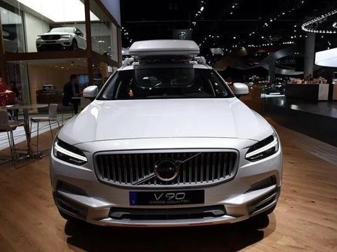 还买啥E级？进口四驱，8AT+2.0T高速稳如牛，开出去比5系还安全