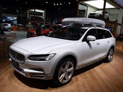 还买啥E级?进口配四驱，8AT+2.0T高速稳如牛，开出去比5系还安全