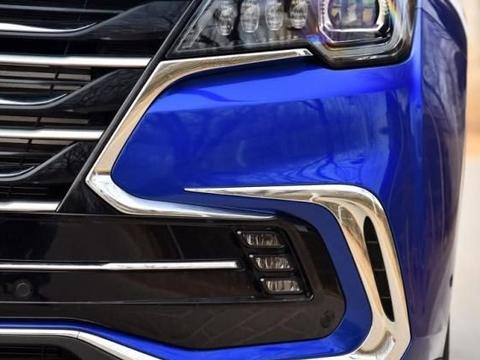 国产轿跑SUV亮相，实力赶超宝马，8AT内饰绝对赢