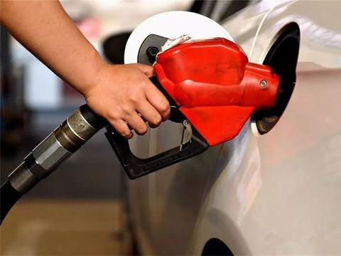 发动机积碳还去4S店清理？老司机教你4招，不花钱还很有效