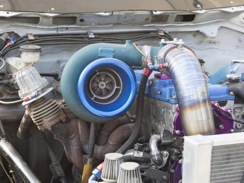 涡轮到底该怎么保养，恐怕没几个车主知道，10万公里后就明白了