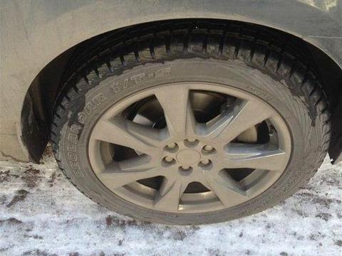 汽车轮毂脏了怎么办？4S店可不会告诉你,这个“土办法”最靠谱！