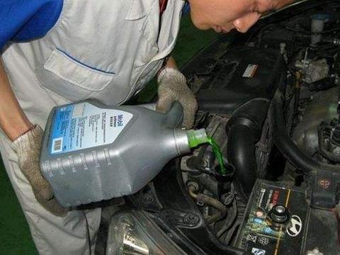 修车工：变速箱油超过里程数不保养，汽车离报废不远，后悔才知道