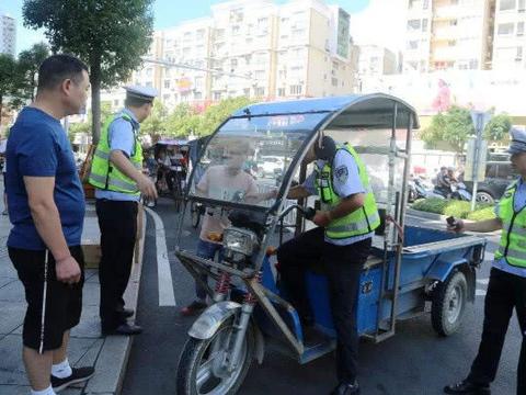 低速电动车被限行，老百姓日常出行成难题！专家一句话，被骂惨