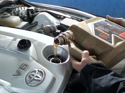 汽车保养记住这三期限，不提前保养，不过度保养，省钱有套路