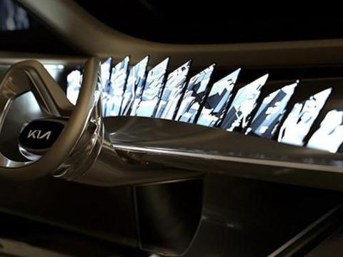 骚！中控放了21块屏，起亚能说清楚有什么用吗？