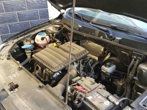 车玻璃水用完后可自己加？修车师傅：很多车主都弄错了，看下吧