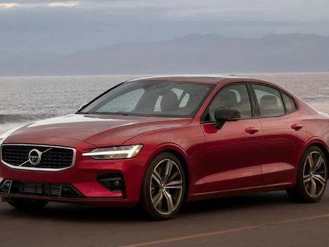 2.0T怼316马力，5秒2破百，外形更帅，这B级车刷新眼球了