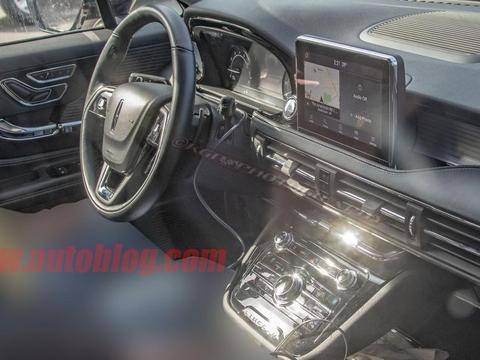 林肯Corsair路试谍照曝光，“王室座驾”近亲来了！