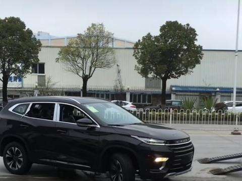 首辆奇瑞星途TX到店卸车，黑色质感不俗，领克魏派遇到硬茬了