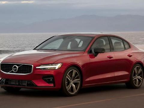 2.0T怼316马力，5秒2破百，外形更帅，这B级车刷新眼球