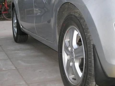 轮胎旁边这个小孔从没用过？汽修工：难怪你车提早5年变一堆废铁