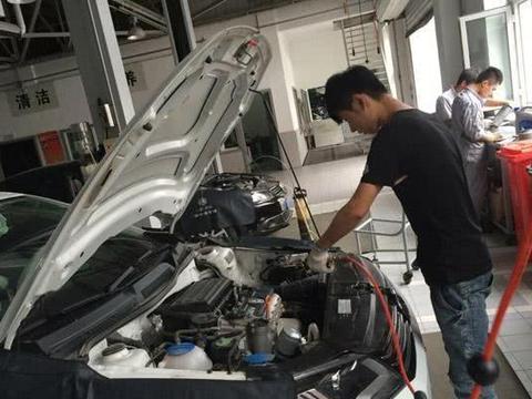 汽车保养只是换机油那么简单？这个小孔定期清理，动力充足还省油