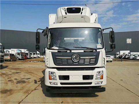 东风天锦8.6米肉钩冷藏车配置参数