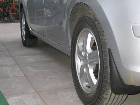 轮胎旁边这个小孔从没用过？汽修工：难怪你车提早5年变一堆废铁