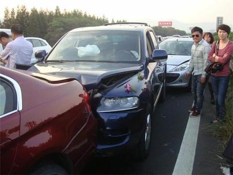 为啥老司机都不买车损险？内行人：吃一次亏就明白了，这是咋回事