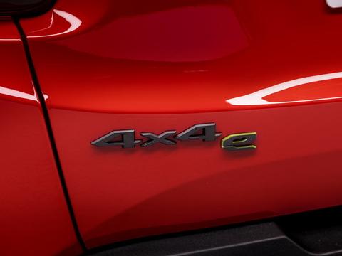 Jeep Renegade与Compass Plug-in油电混动版车型日内瓦车展亮相