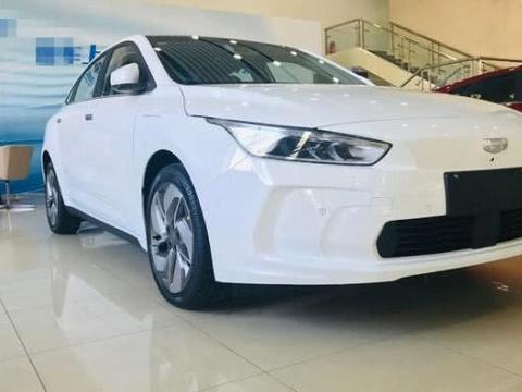 全国首台吉利GE11现身，一看新车标，车友：要排队疯抢的节奏！