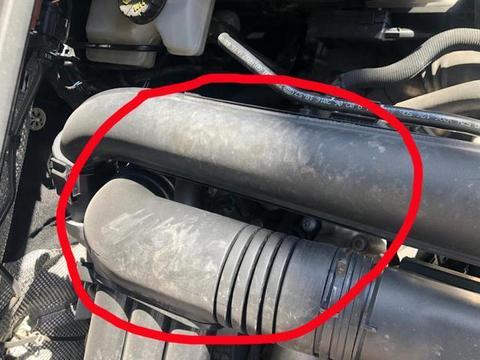 看这位车主是怎样防止猫鼠钻进发动机舱打窝的，这个方法值得推荐