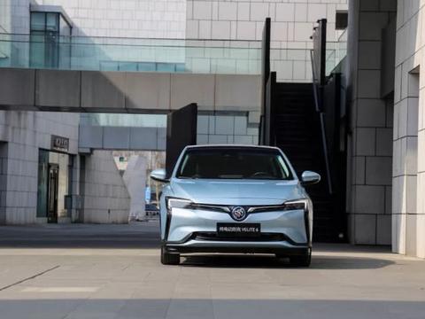 别克新车帅气亮相，不看车标以为是丰田！这次没有三缸机