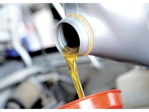 汽车保养完后可以把机油桶这么处理，经常有司机因为要面子而吃亏