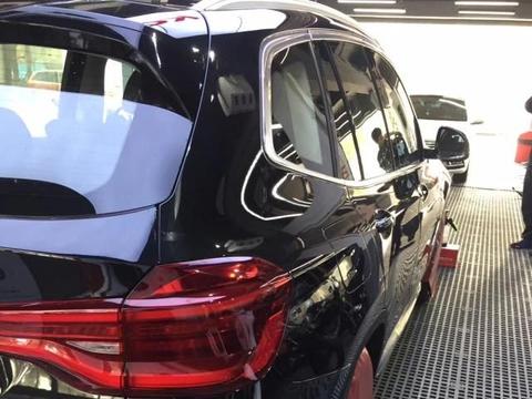 宝马X3“kok隐形车衣”正在施工……