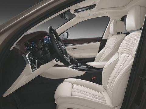 最新最全的“30-50万欧系中大型三厢车“资讯都在这里，不容错过