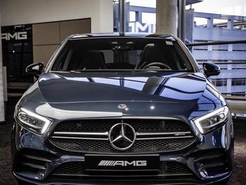 零百4.7S配运动座椅，四驱+换挡拨片，有它买啥S3？