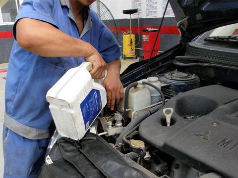 汽车去4S店做完保养后，不要疏忽这个细节，不然保养隐患不小