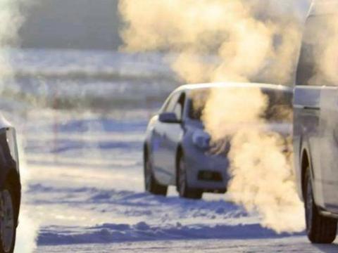 寒冬来临，停车没有车库的车主千万要小心这2点！