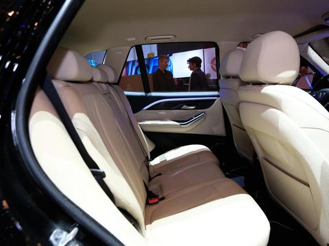 Vinfast LUX SA2.0 V8实车