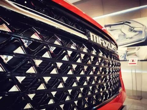 又一10万级国产中型SUV来了，车宽近2米，还有6座，油耗7L，要火